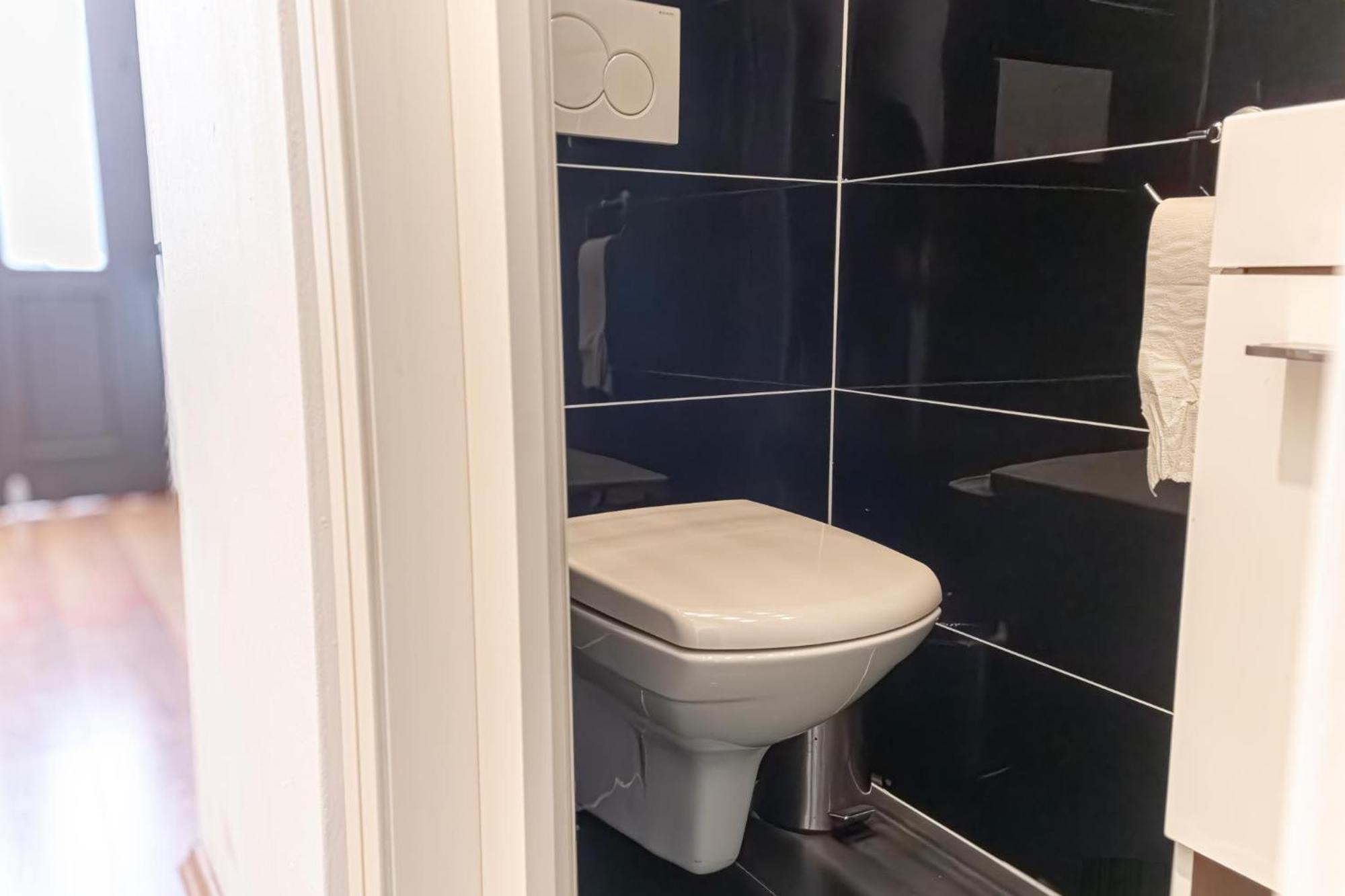 Modern 1Br Apart- Suitable For Longstays Wien Exteriör bild